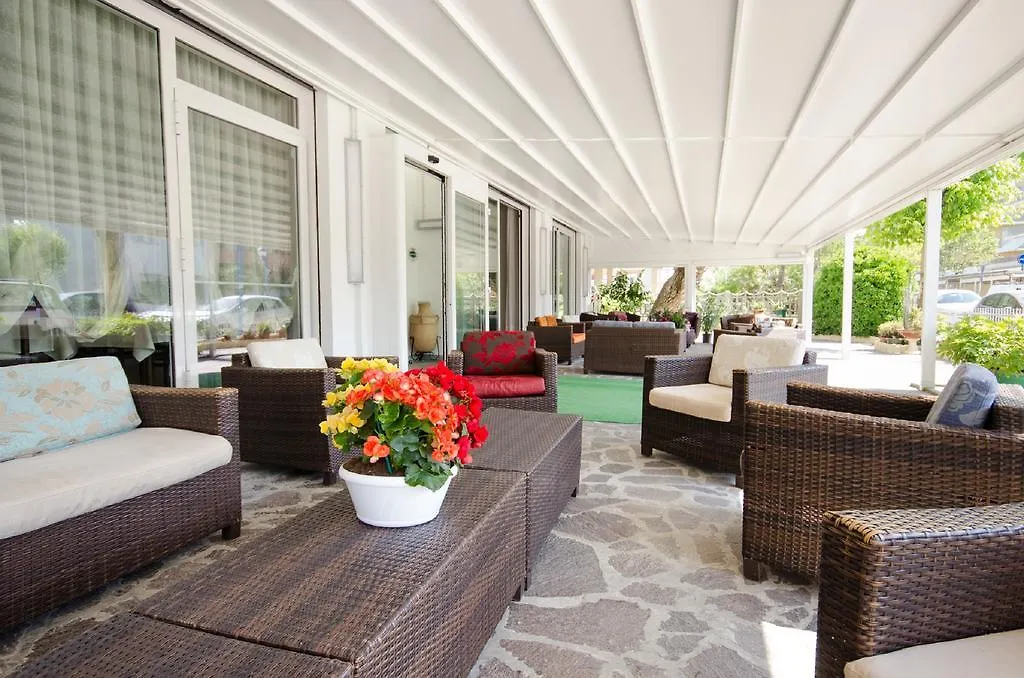 לידו די סביו Hotel Vallechiara 2*, לידו די סביו