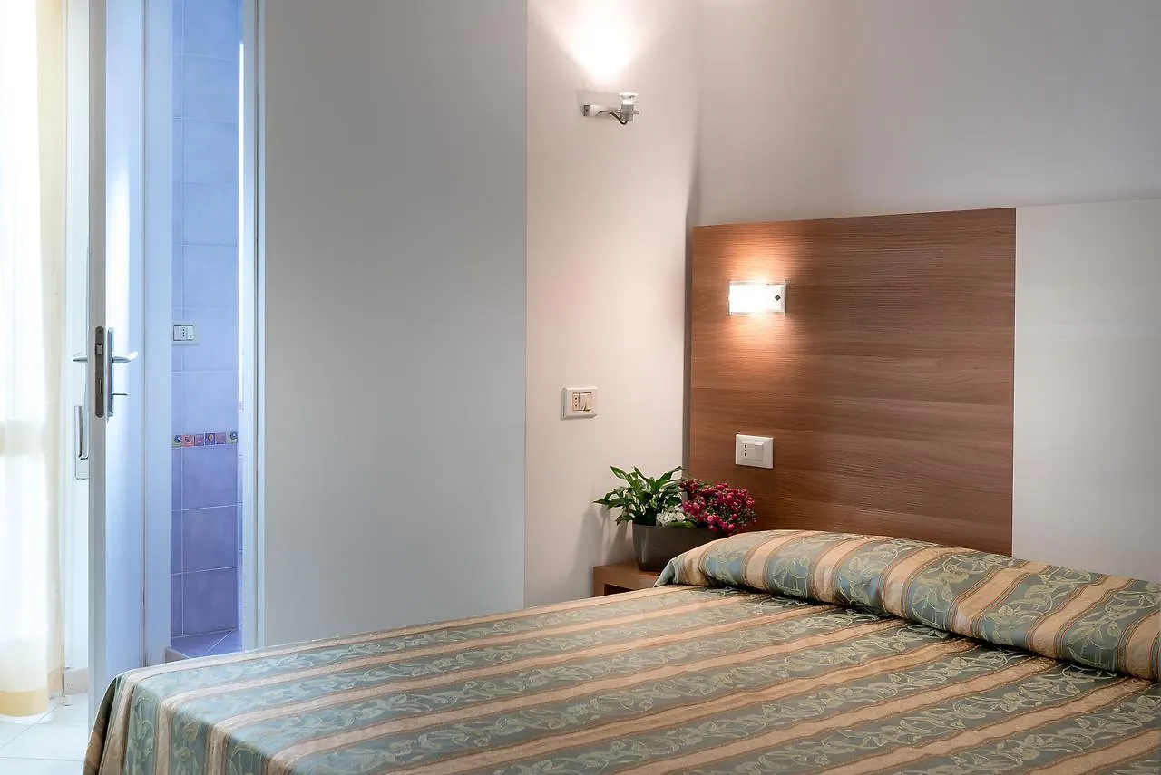 לידו די סביו Hotel Vallechiara 2*, לידו די סביו