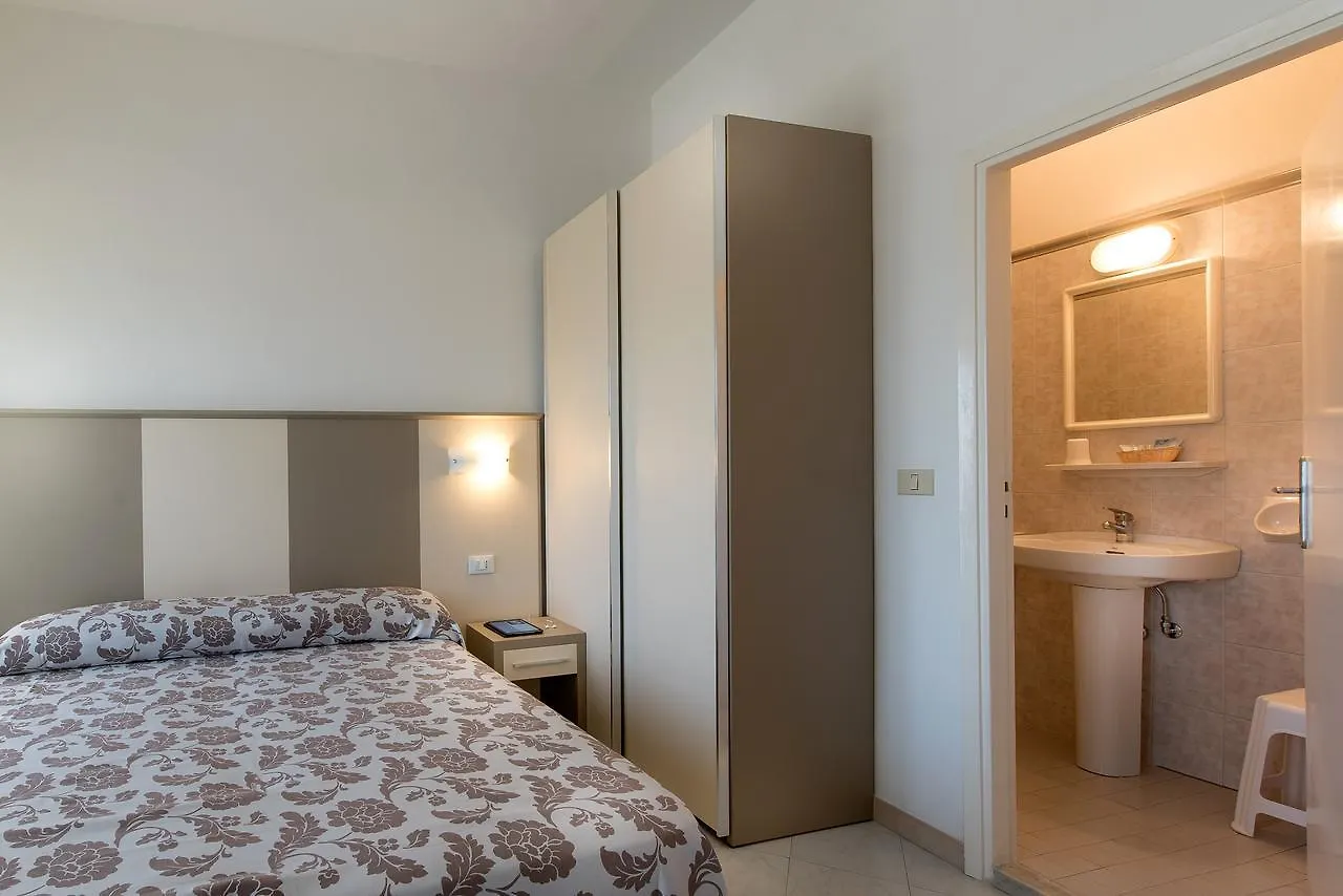 **  לידו די סביו Hotel Vallechiara איטליה